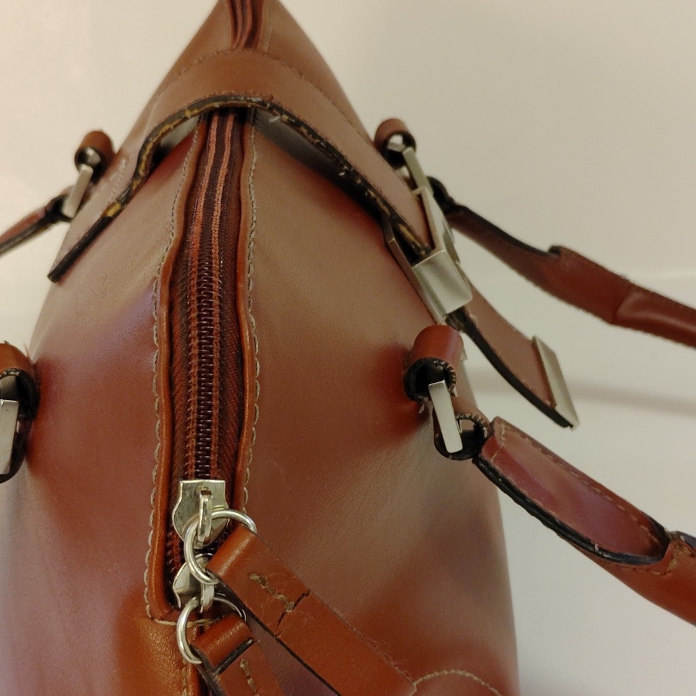Elegant Burgundy Leather Handbag - Picture 13 of 13